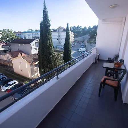 Anika * Podgorica