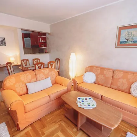 Anika Apartment *